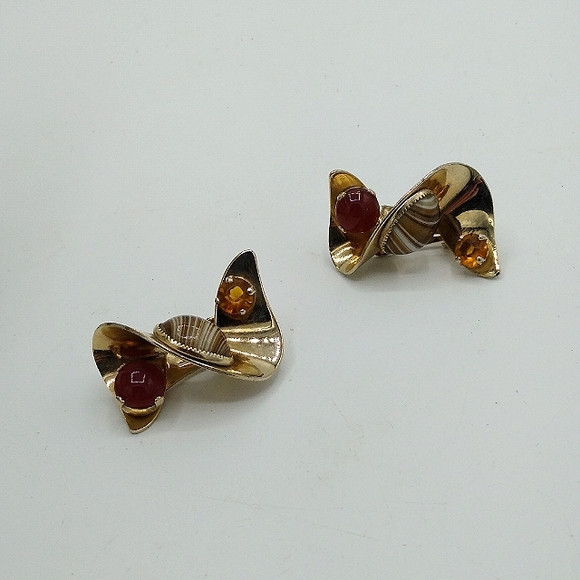 Vintage Gold Tone Twist Clip-On Earrings with Onyx, Carnelian, and Citrine Stone - Picture 10 of 11